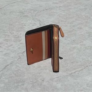 New Coach billfold wallet